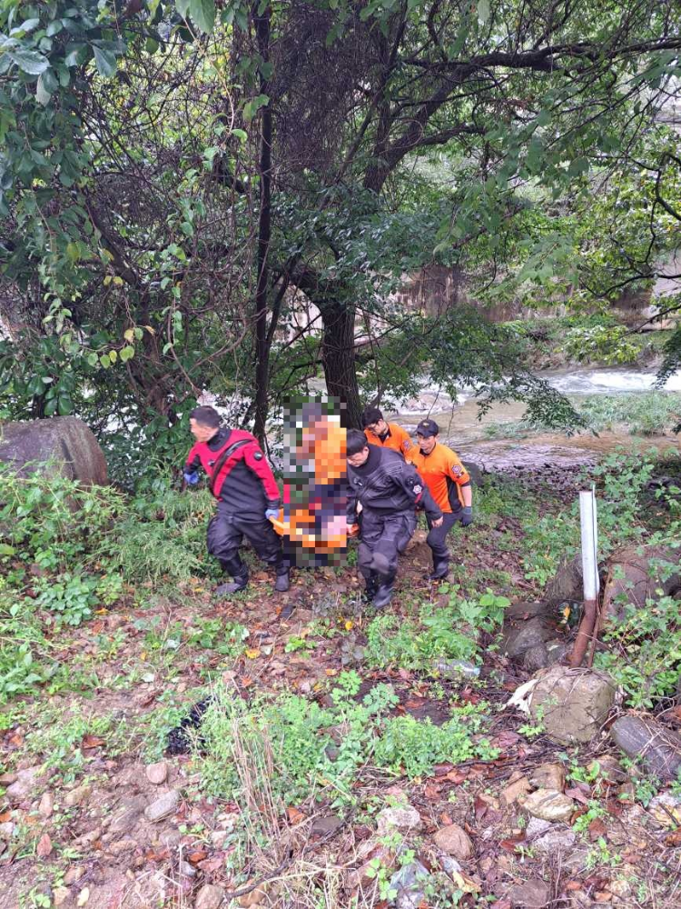 1548 화천읍 풍산계곡 수난사고 소방활동 사진.jpg