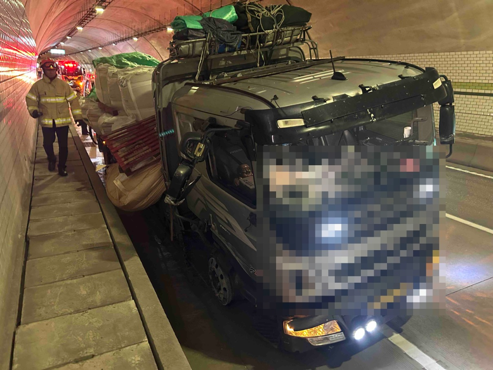 (1750)인제 중앙고속도로 행치령터널 서울방향 교통사고.jpg