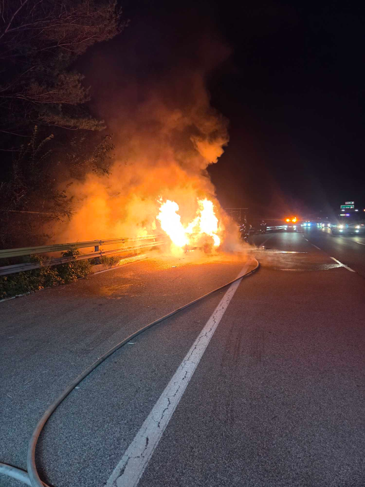 (1924)원주 문막읍 영동고속도로 차량화재.jpg