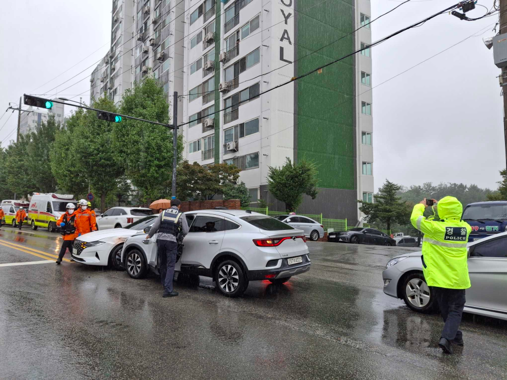 1029속초 금오동 교통사고.jpg
