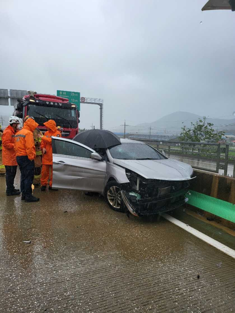 0843 삼척 근덕면 교통사고 현장활동 사진.jpg