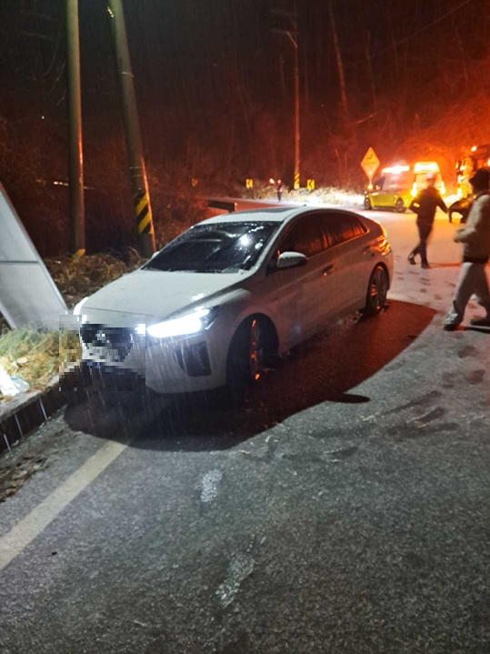 0357 홍천 서면 빙판길 교통사고.jpg