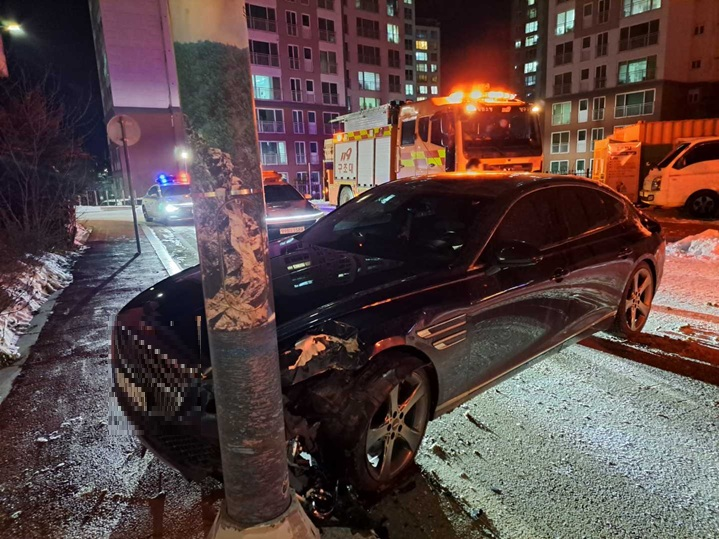 2117 양구군 양구읍 서희스타힐스 인근도로 차량 단독사고-2.jpg