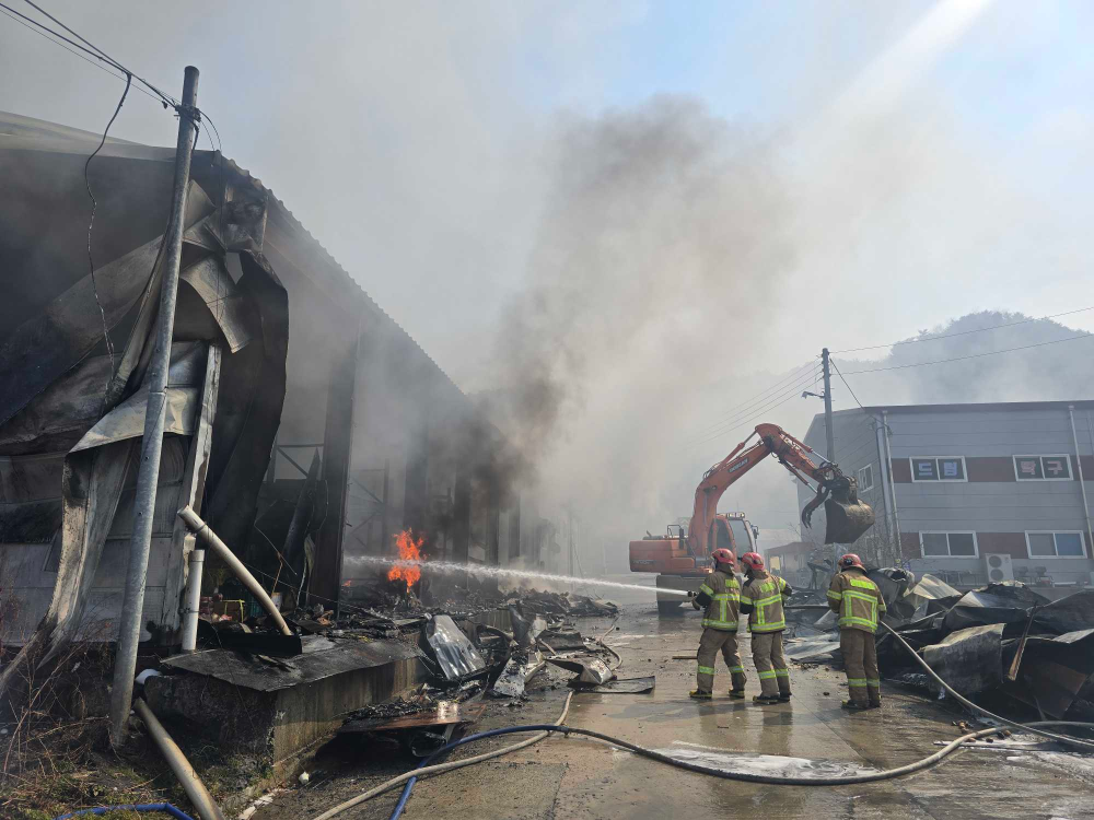 1318 동해 이도동 창고 화재.jpg