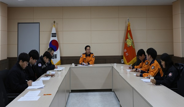 실적_보고회_사진.jpg