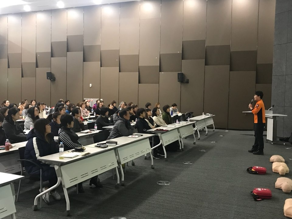 심폐소생술_교육_사진_(1).jpg