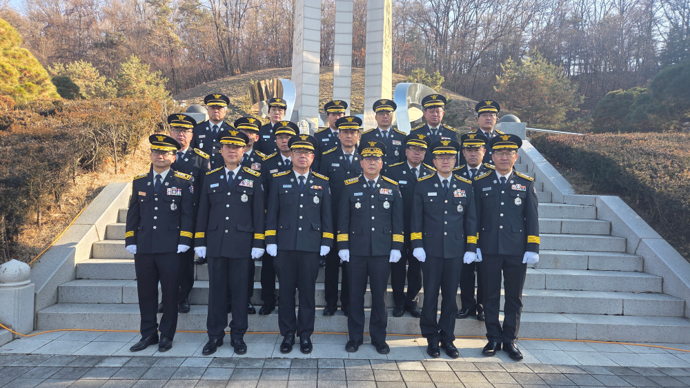 현충탑 참배 (2).jpg