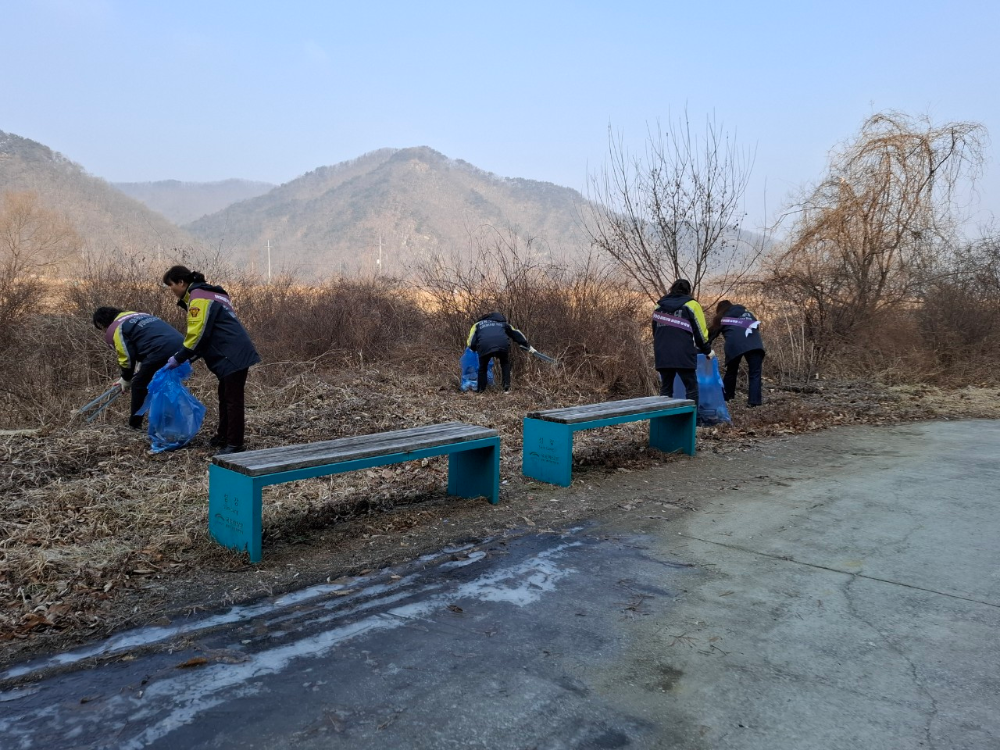 사본 -BandPhoto_2026_02_12_17_28_51.jpg