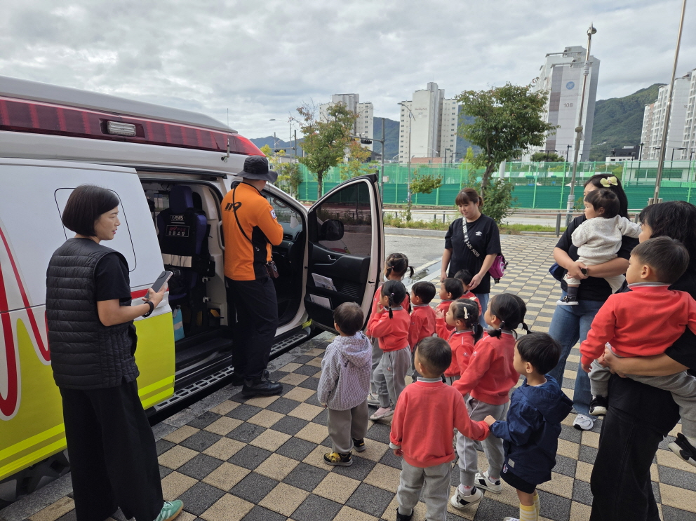 [0.5k]10.15.) 소방서 견학(백두산어린이집)1.jpg