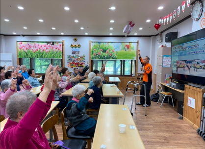철원소방서, 섬김주간보호센터‘강원 아리119랑 CPR체조’를 활용한  심폐소생술교육 실시